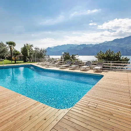 In Mit Grill, Garten Und Gemeinschaftlichem Pool * Malcesine